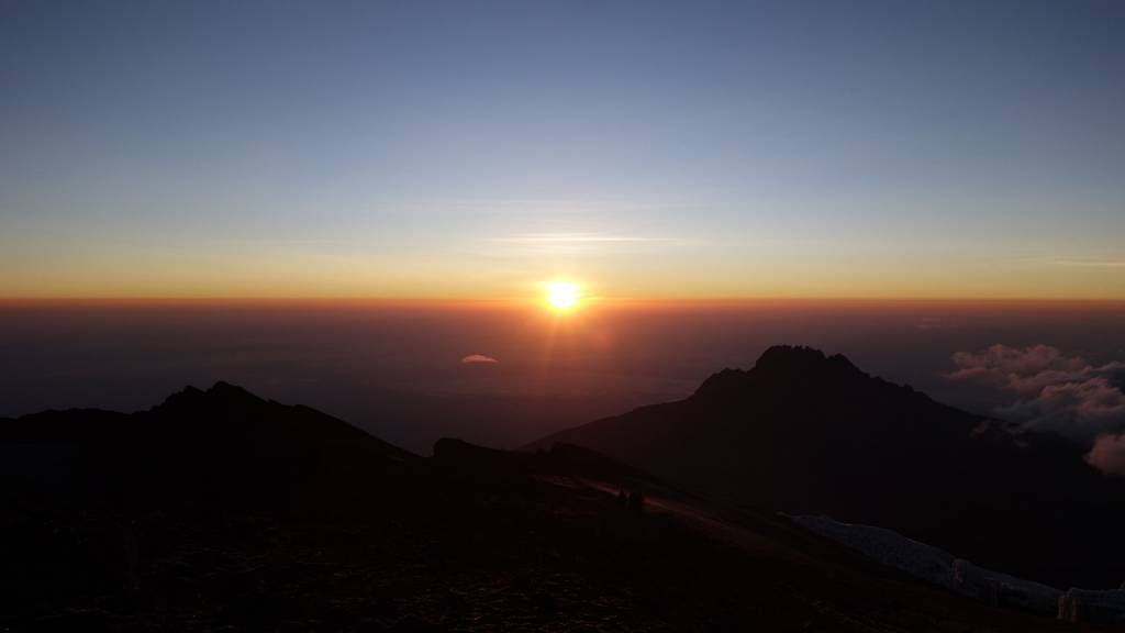 Du rêve à la réalité : Récit captivant de mon aventure épique sur les pentes du Kilimandjaro